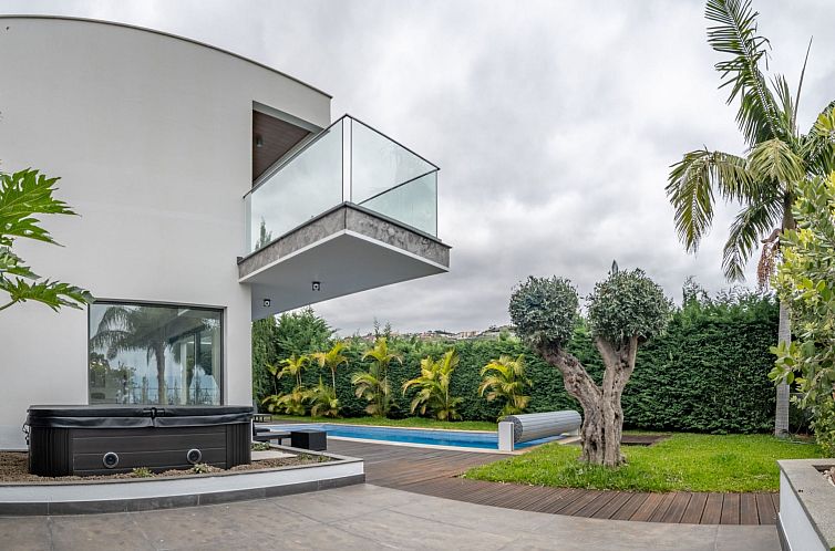 Vakantiehuis Ferienvilla "Gold Villa" mit eigenem Pool
