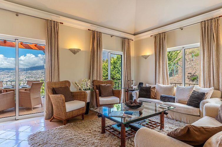 Appartement Elegante Ferienwohnung mit Gemeinschaftspool und