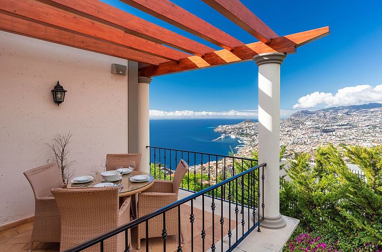 Appartement Elegante Ferienwohnung mit Gemeinschaftspool und
