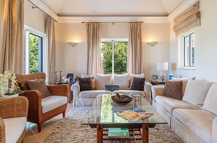 Appartement Elegante Ferienwohnung mit Gemeinschaftspool und