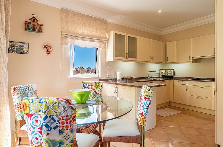 Appartement Elegante Ferienwohnung mit Gemeinschaftspool und