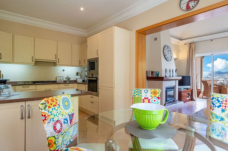 Appartement Elegante Ferienwohnung mit Gemeinschaftspool und
