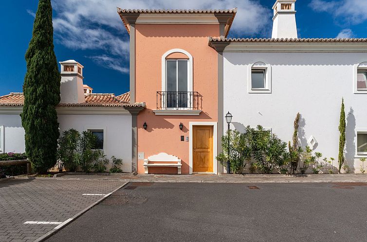 Appartement Elegante Ferienwohnung mit Gemeinschaftspool und