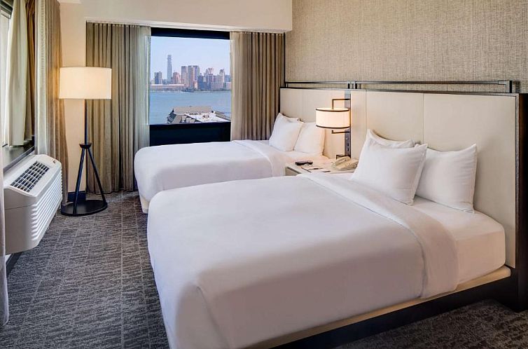 DoubleTree by Hilton Hotel & Suites Jersey City