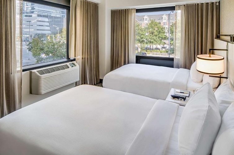 DoubleTree by Hilton Hotel & Suites Jersey City