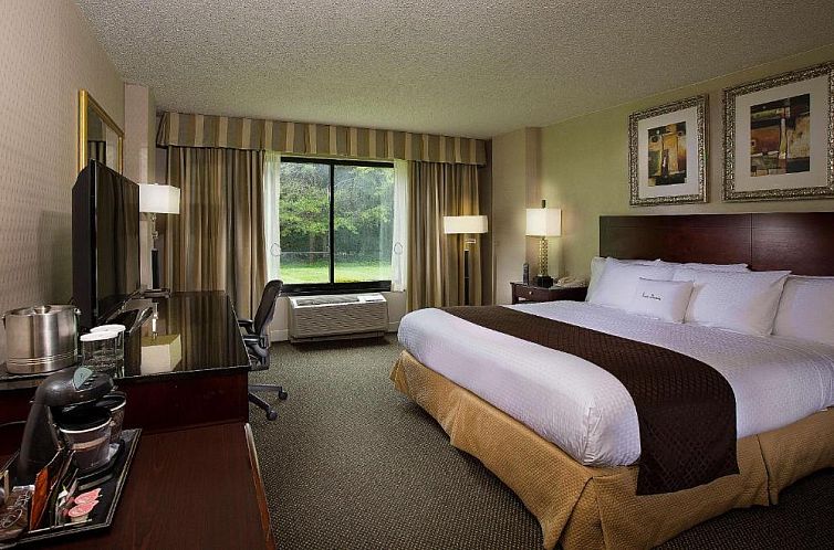DoubleTree by Hilton Charlotte Airport