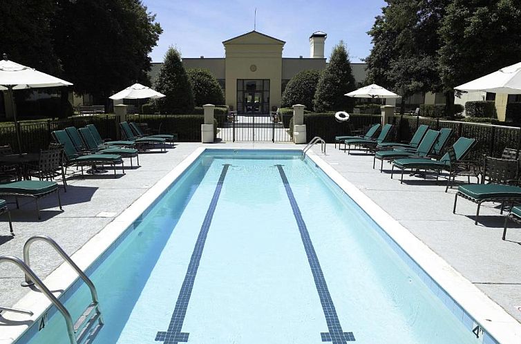 DoubleTree by Hilton Charlotte Airport