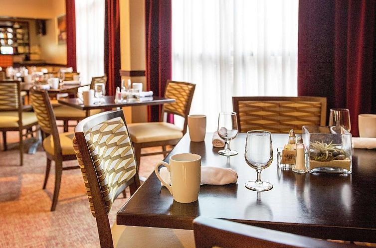 DoubleTree by Hilton Charlotte Airport