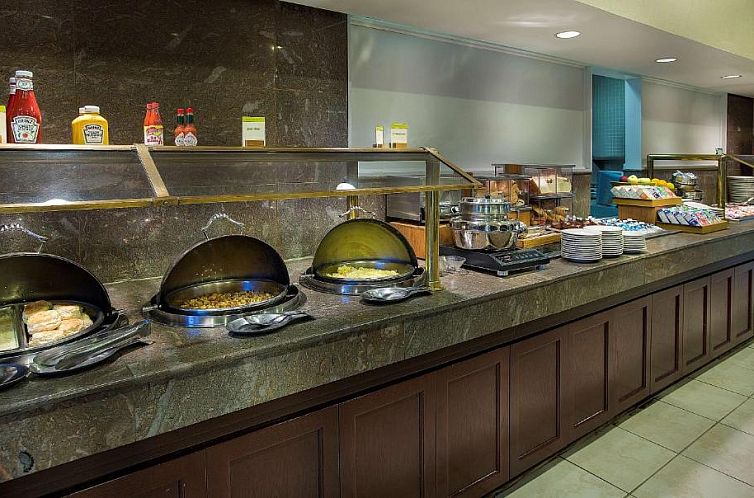 DoubleTree by Hilton Charlotte Airport