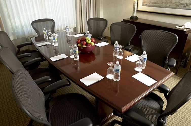 DoubleTree by Hilton Charlotte Airport