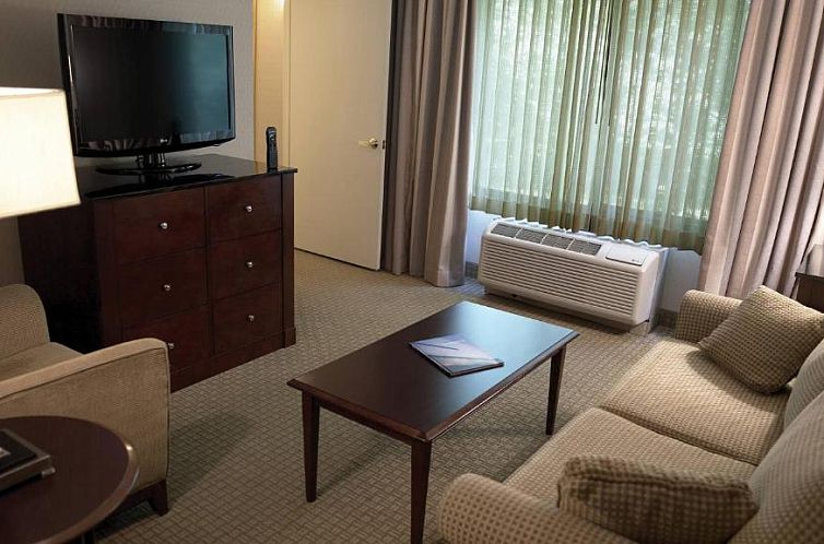 DoubleTree by Hilton Charlotte Airport