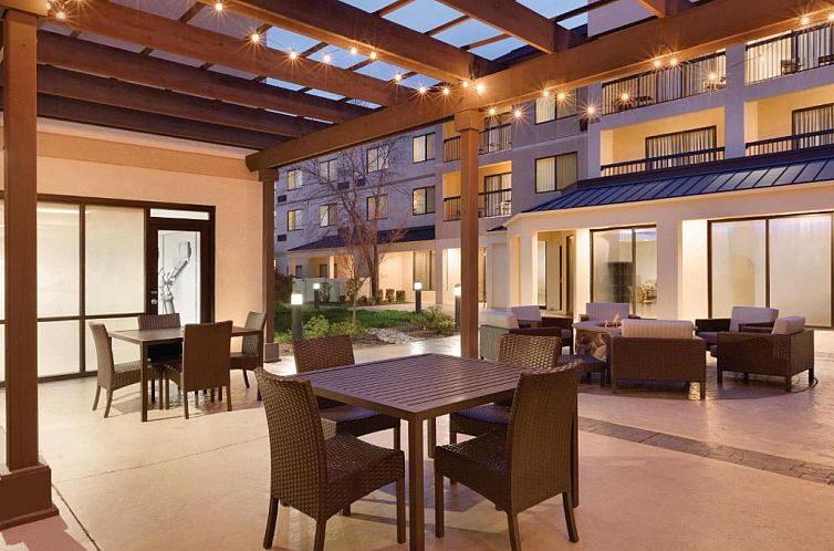 Courtyard Charlotte Airport North