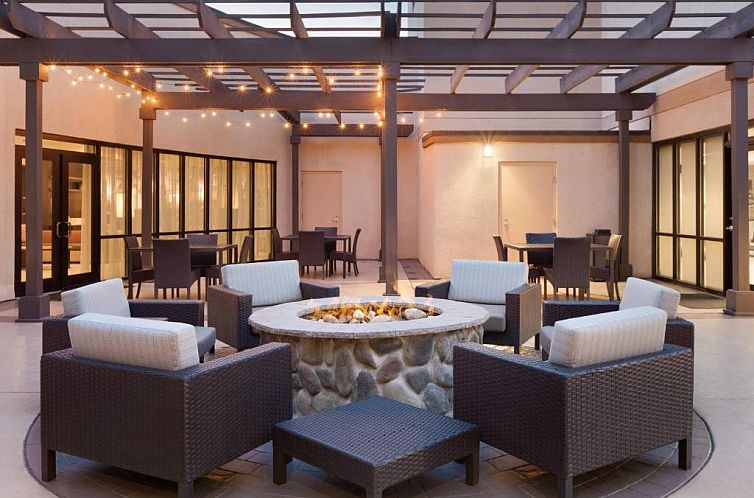 Courtyard Charlotte Airport North