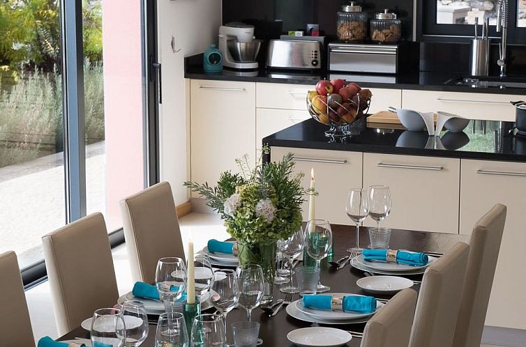 Vakantiehuis Ferienvilla mit Infinity Pool