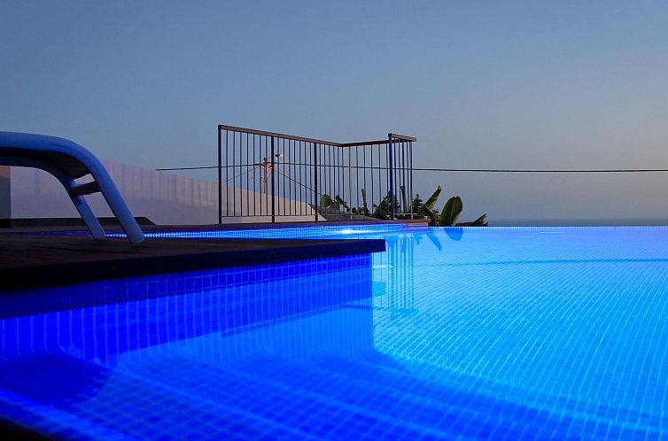 Vakantiehuis in Estreito Da Calheta mit Privatem Pool und Me