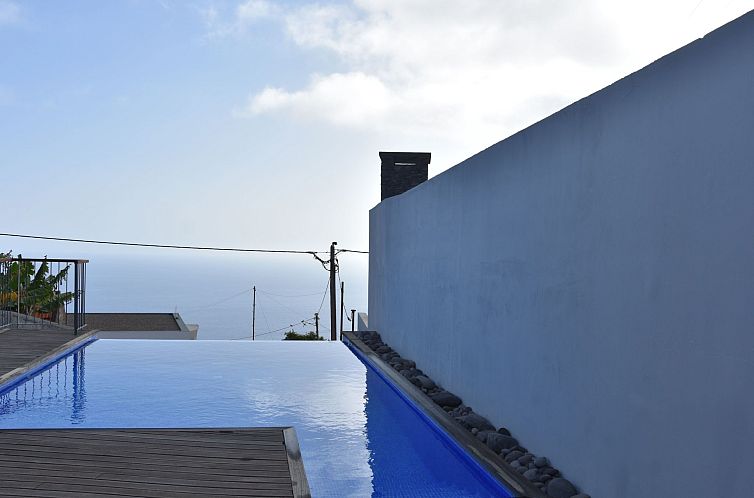 Vakantiehuis in Estreito Da Calheta mit Privatem Pool und Me