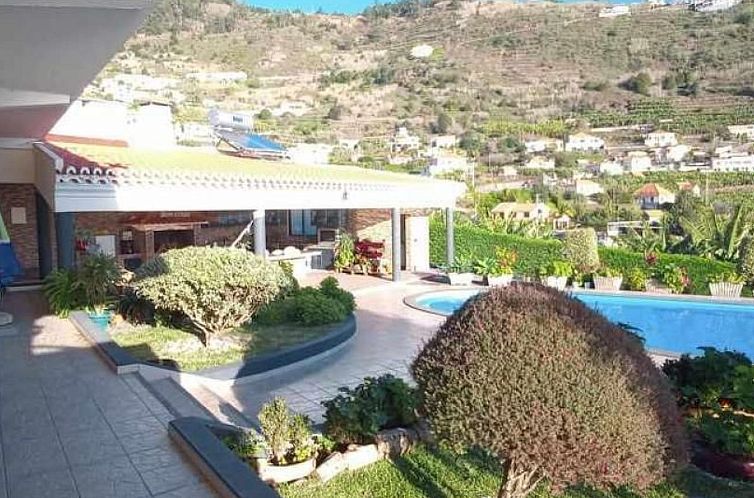 Appartement mit eigenem Pool