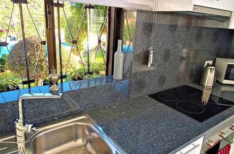 Appartement mit eigenem Pool