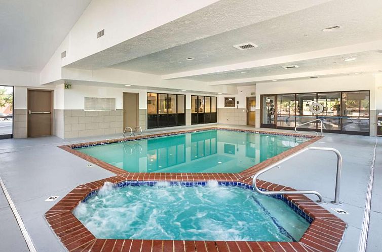 Best Western Plus Cotton Tree Inn