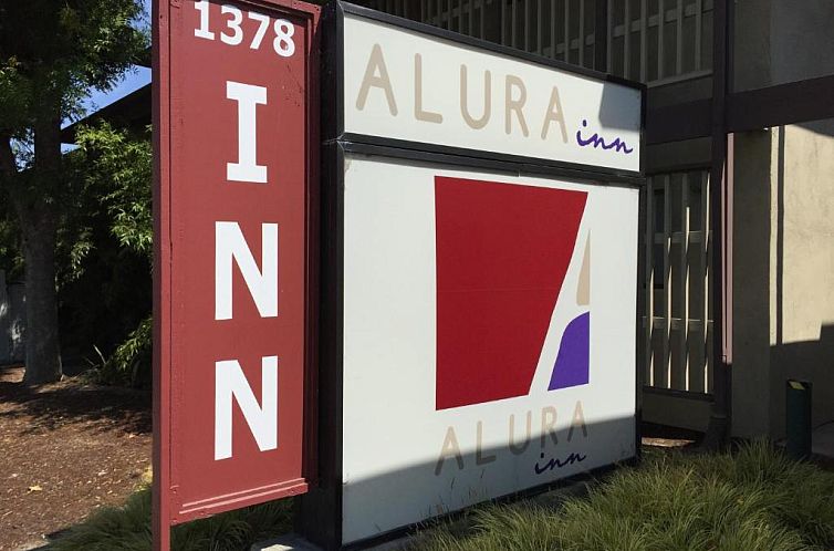 Alura Inn