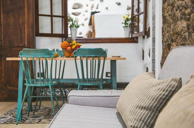 El Charco Suites