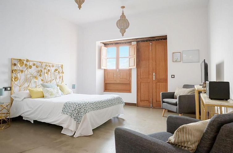 El Charco Suites