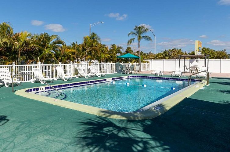 Sunshine Inn & Suites Venice, Florida