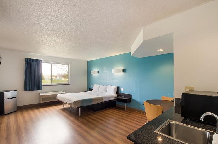 Motel 6-Rothschild, WI