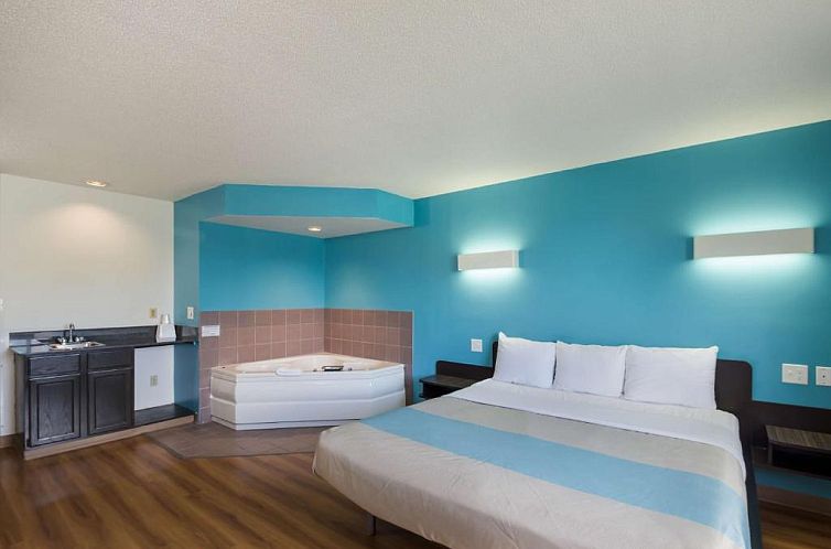 Motel 6-Rothschild, WI