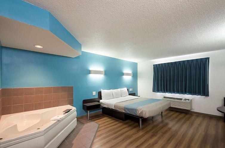 Motel 6-Rothschild, WI