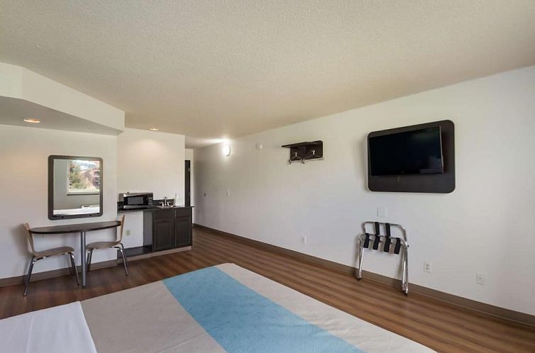 Motel 6-Rothschild, WI