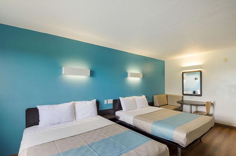 Motel 6-Rothschild, WI
