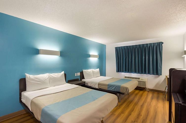 Motel 6-Rothschild, WI