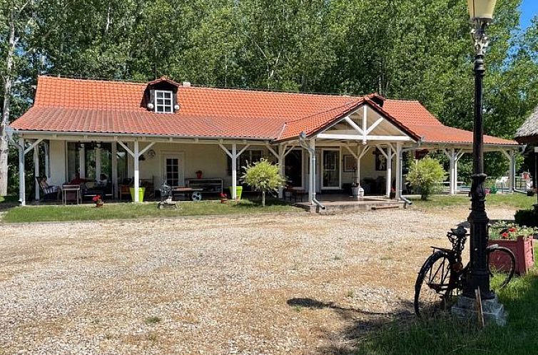 Vrijstaande woning in Dedina Mladeze