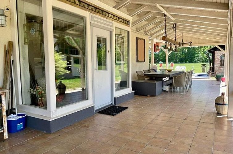 Vrijstaande woning in Dedina Mladeze