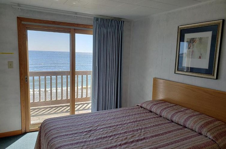 Algoma Beach Motel