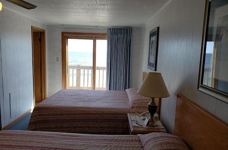 Algoma Beach Motel