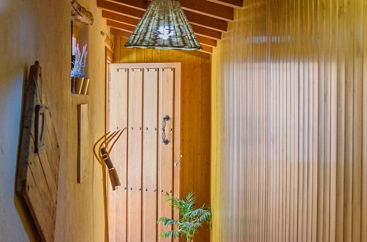 Vakantiehuis Das Upside Down House mit Whirlpool-Badewanne
