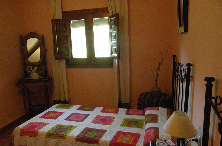 Vakantiehuis mit umzaunten Garten und privat Pool in der Nä