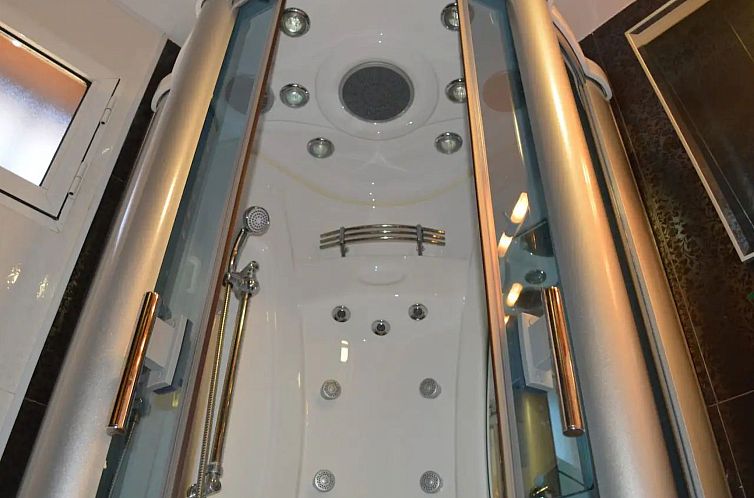 Vakantiehuis Helles Haus mit Aussicht und privatem Pool