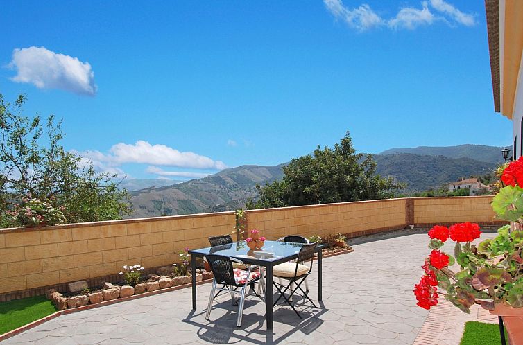 Vakantiehuis Ganzes Haus in Comares mit abschließbarem Park