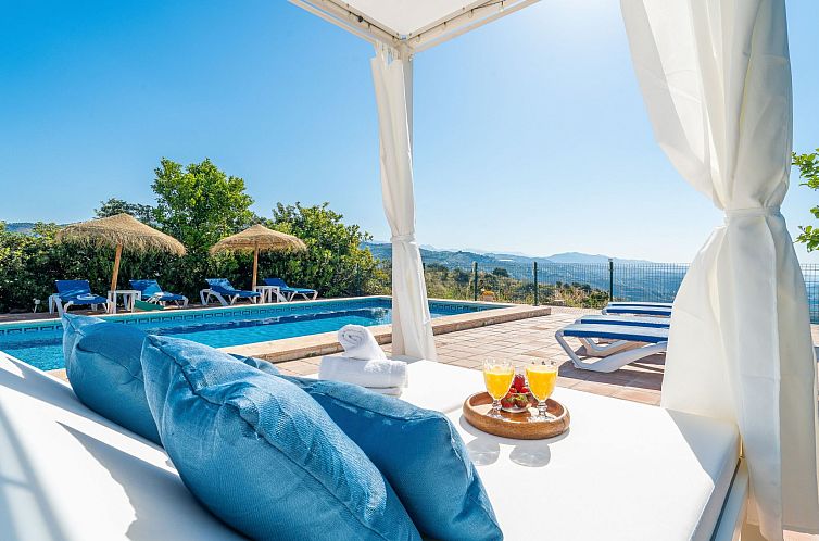 Vakantiehuis Villa Botin, beheizter Pool, AC, Meerblick