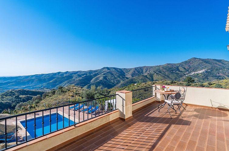 Vakantiehuis Villa Botin, beheizter Pool, AC, Meerblick