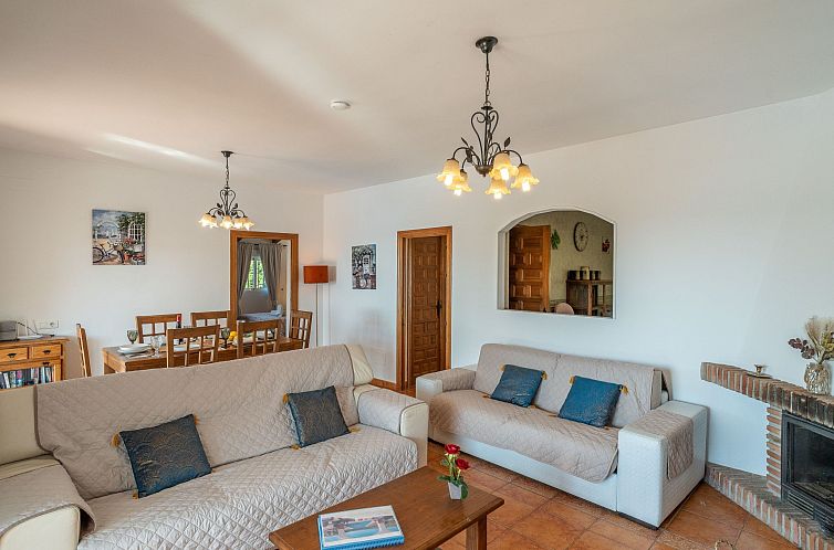 Vakantiehuis Villa Botin, beheizter Pool, AC, Meerblick