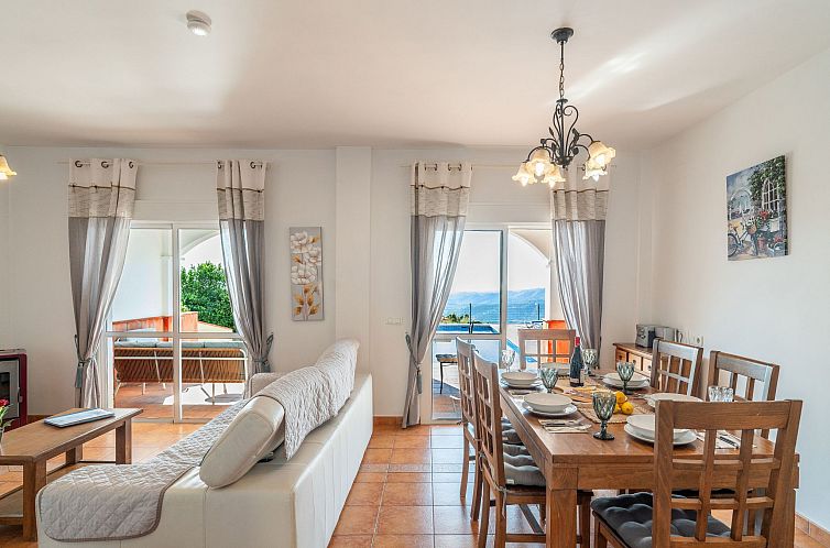 Vakantiehuis Villa Botin, beheizter Pool, AC, Meerblick