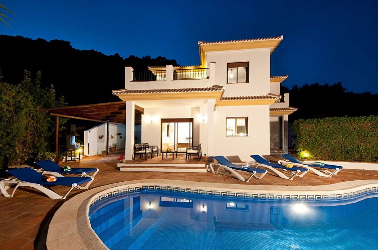 Vakantiehuis Villa Torcal 3, beheizter Pool, Wifi, Grill.