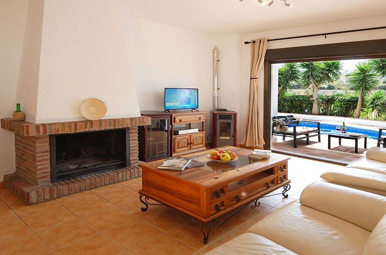 Vakantiehuis Villa Torcal 3, beheizter Pool, Wifi, Grill.