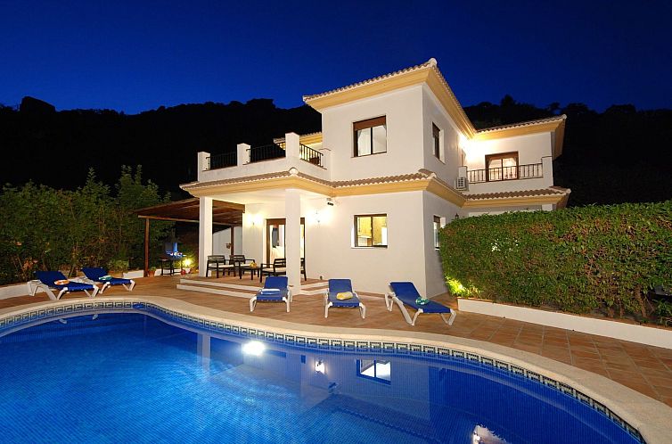 Vakantiehuis Villa Torcal 3, beheizter Pool, Wifi, Grill.