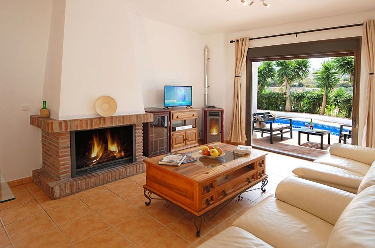 Vakantiehuis Villa Torcal 3, beheizter Pool, Wifi, Grill.