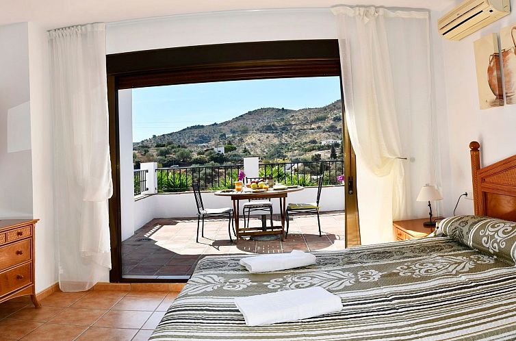 Vakantiehuis Villa Torcal 3, beheizter Pool, Wifi, Grill.